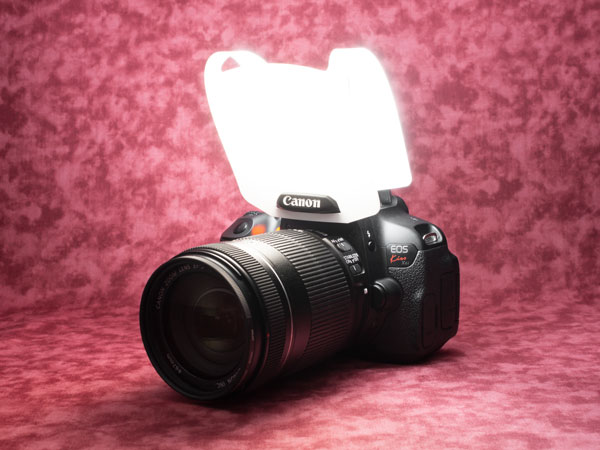 Canon EOS Kiss X6i ストロボディフューザー装着状態１